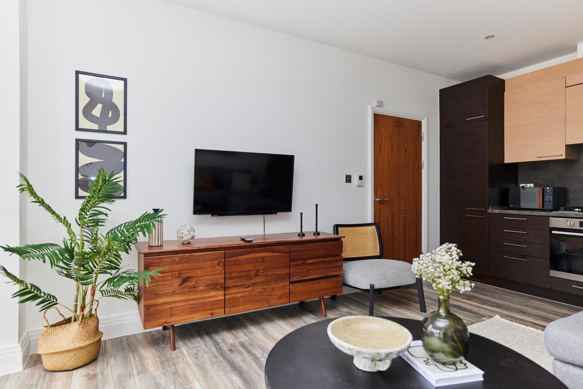 The Wembley Getaway - Lovely 2bdr Flat *